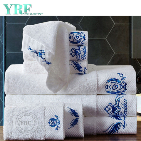 Luxuriöse weiße Hand-Logo-Handtücher aus 100 % ägyptischer Baumwolle in Hotelqualität